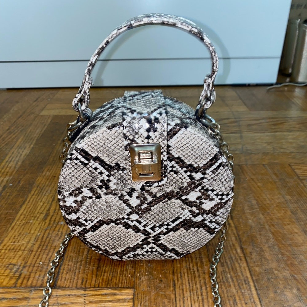 Zara snakeskin bag no visual signs of wear